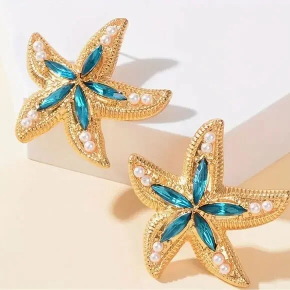 🩵 Betsey Johnson NEW Sparkling crystal starfish earrings 🩵 - Picture 2 of 9